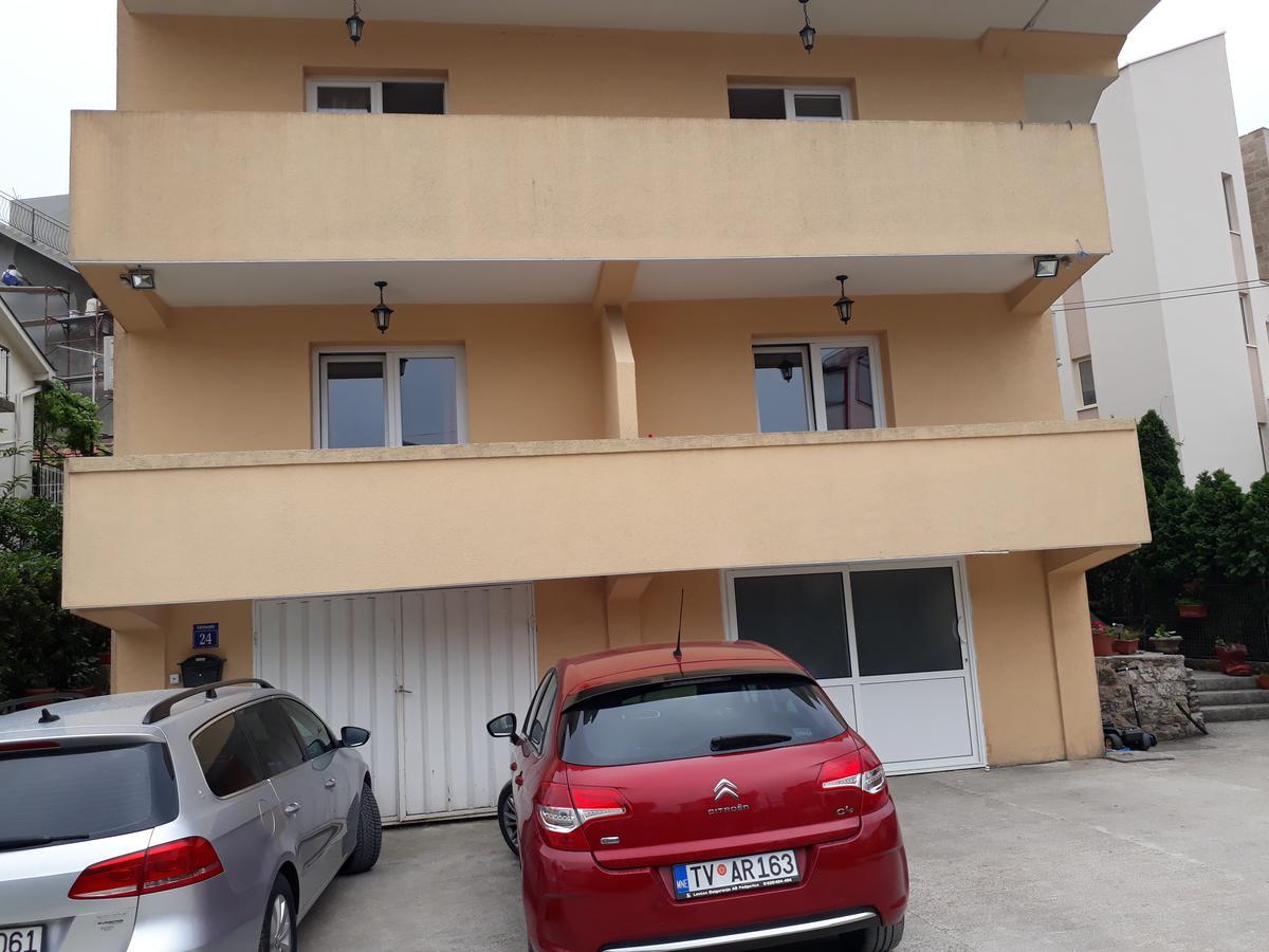 Petrovic Apartmani Tivat Exterior foto