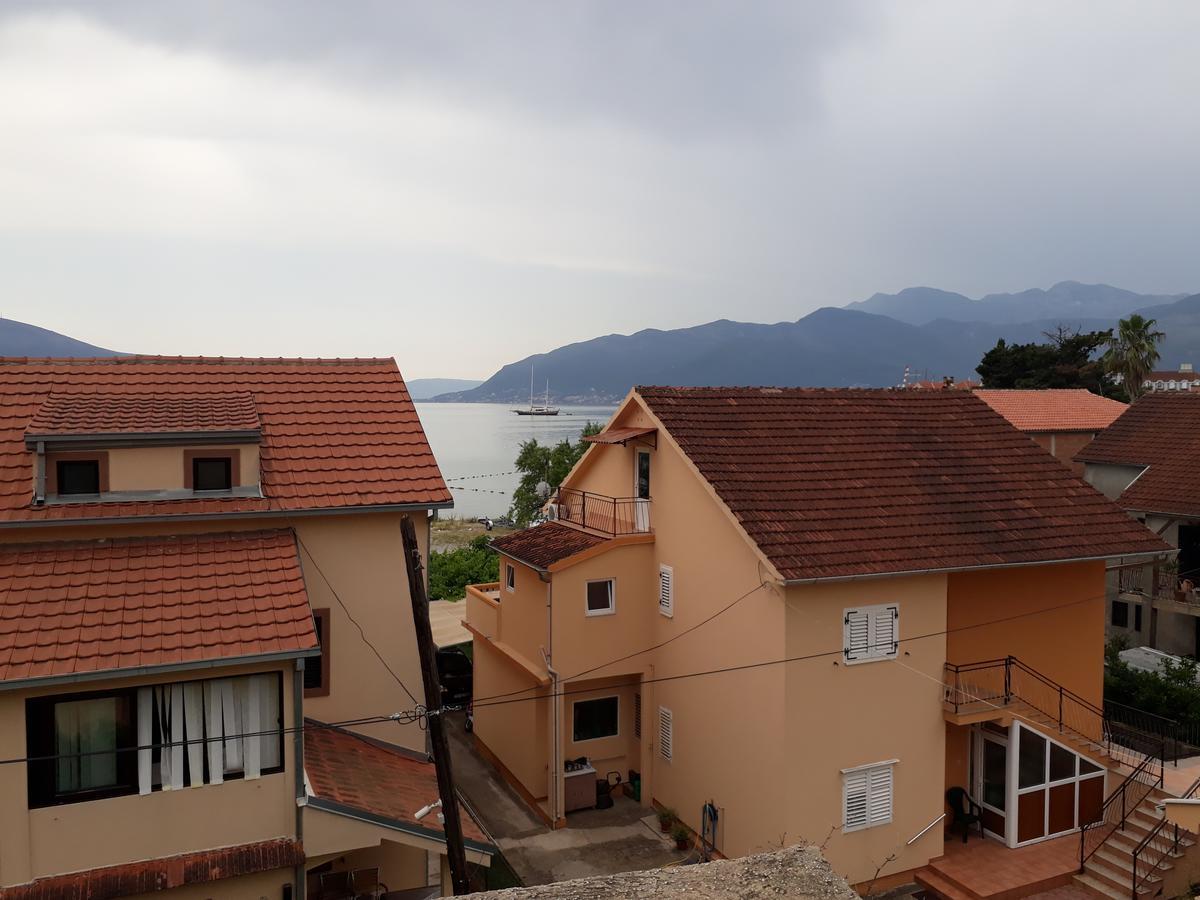 Petrovic Apartmani Tivat Exterior foto