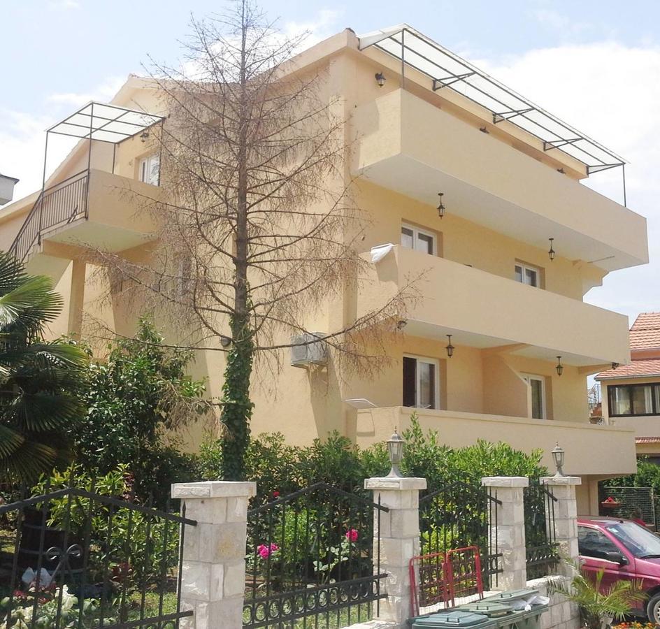 Petrovic Apartmani Tivat Exterior foto